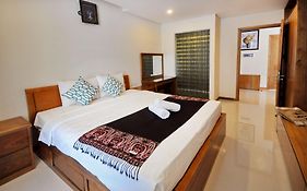 Holi Beach Hotel & Apartments